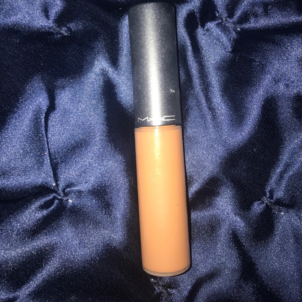 Mac concealer
