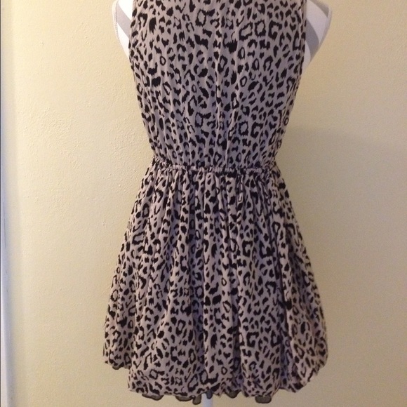 Rue 21 Leopard print dress - Picture 2 of 4