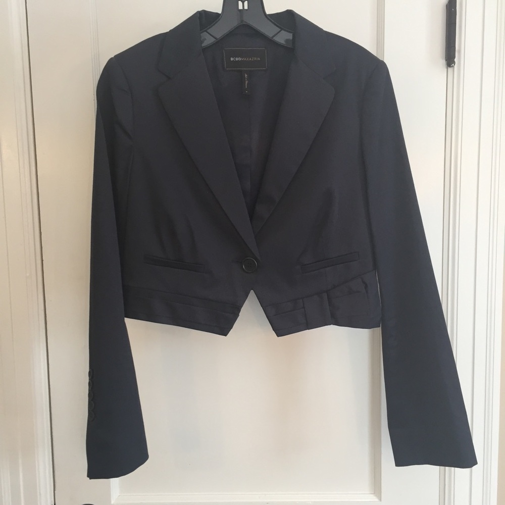 BCBGMAXAZRIA crop blazer