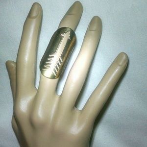Beautiful antique like Arrow cut out ring
