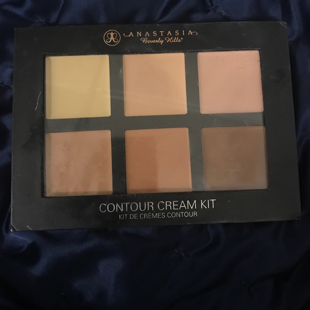 Anastasia Beverly Hills contour kit