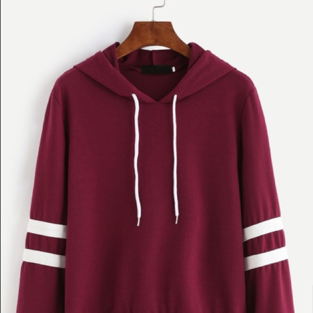 🚫BUY ONE GET ONE 1/2 OFF🚫 Red hoodie