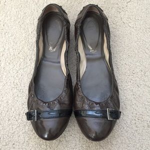 💥TOD'S💥 grey/brown patent buckle flats ~ 8.5