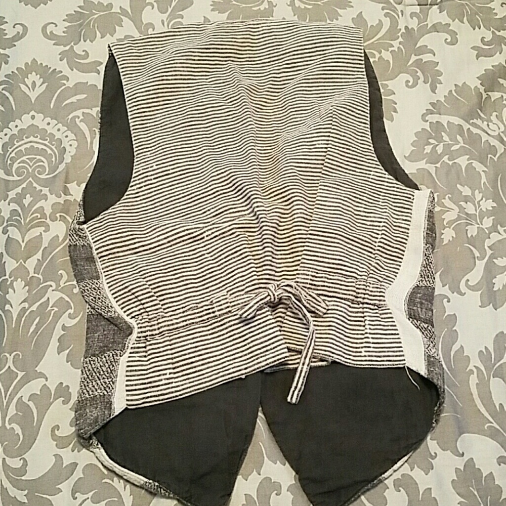 vest - Picture 2 of 2