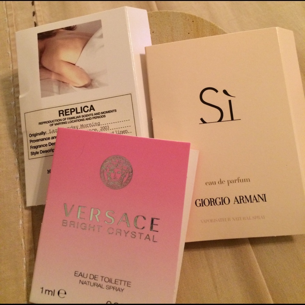 Fragrance sample bundle
