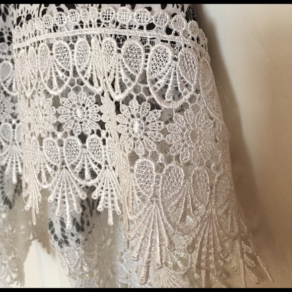 Blank & White Tank - Picture 4 of 4