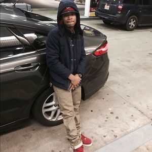 Meet your Posher, Carlos