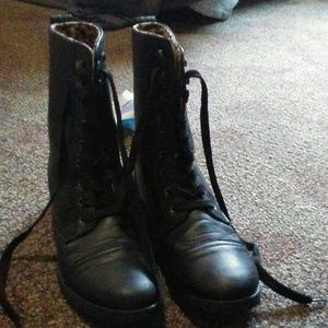 Combat boots