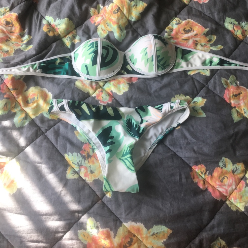 Tropical print bikini