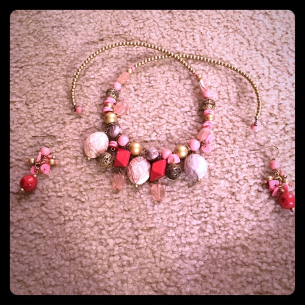 Choker and earrings