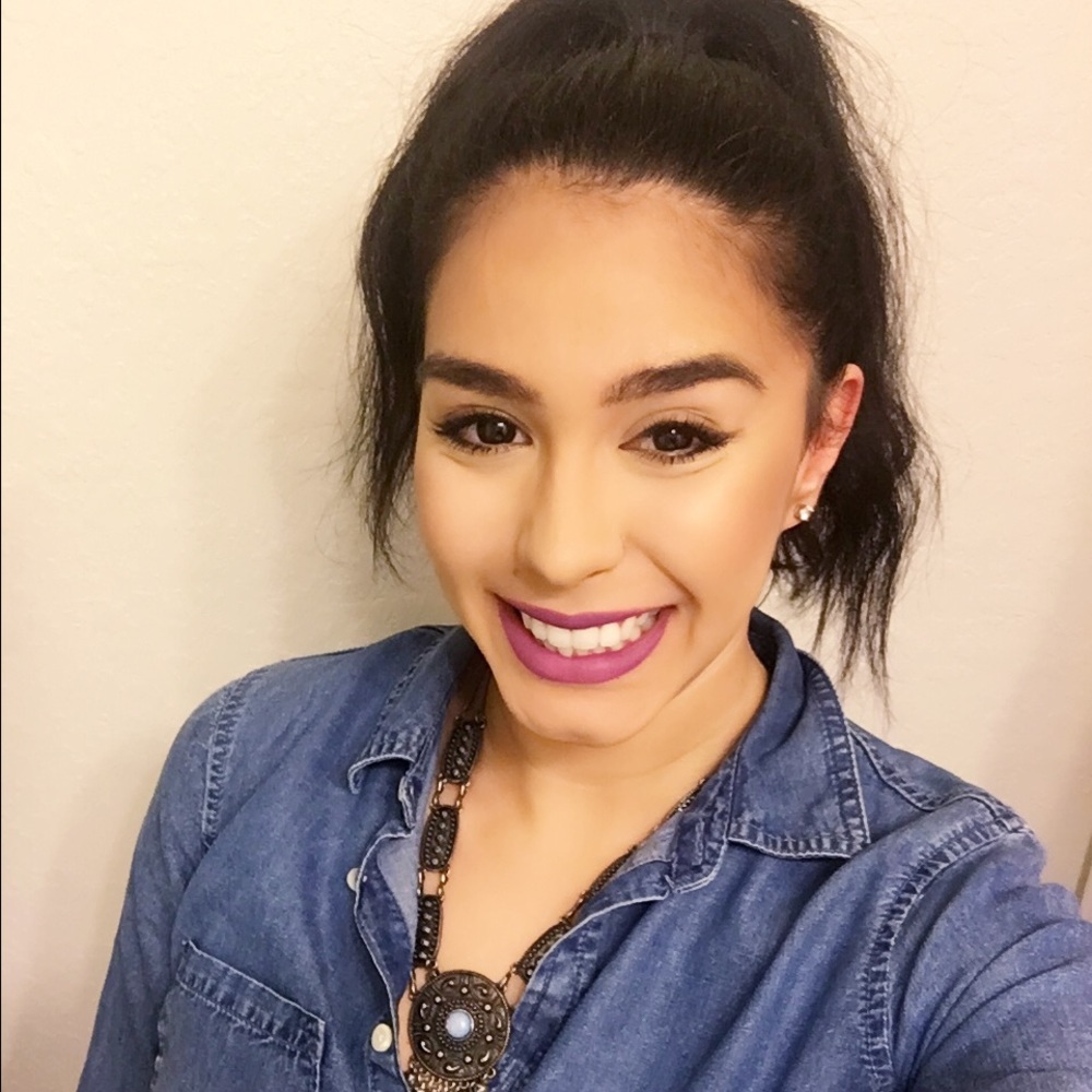 Meet your Posher, Angie