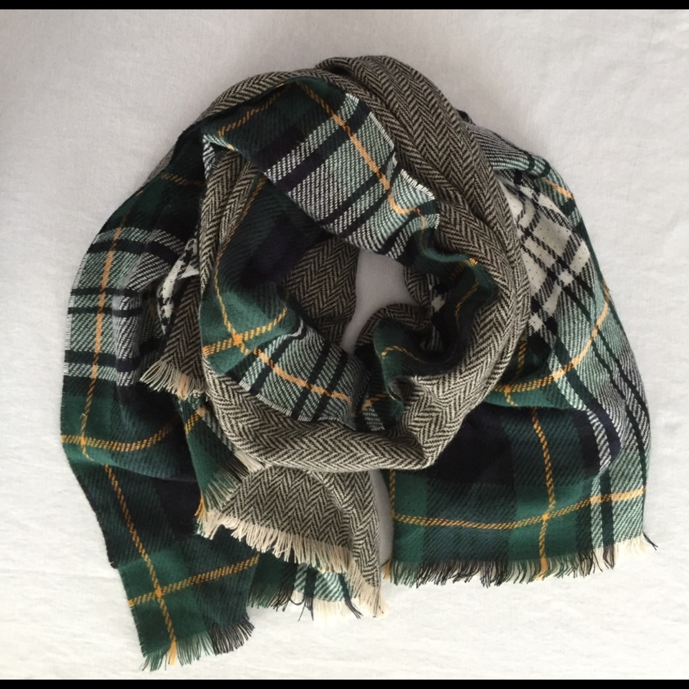 SOLD: Reversible Blanket Scarf