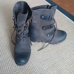 Brand New! Sz. 7.5 Sorel Joan of Arctic wedge boot