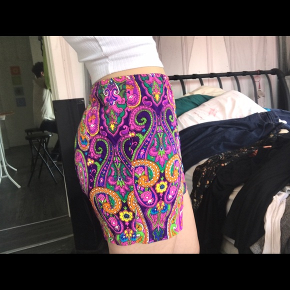 Paisley shorts - Picture 2 of 3
