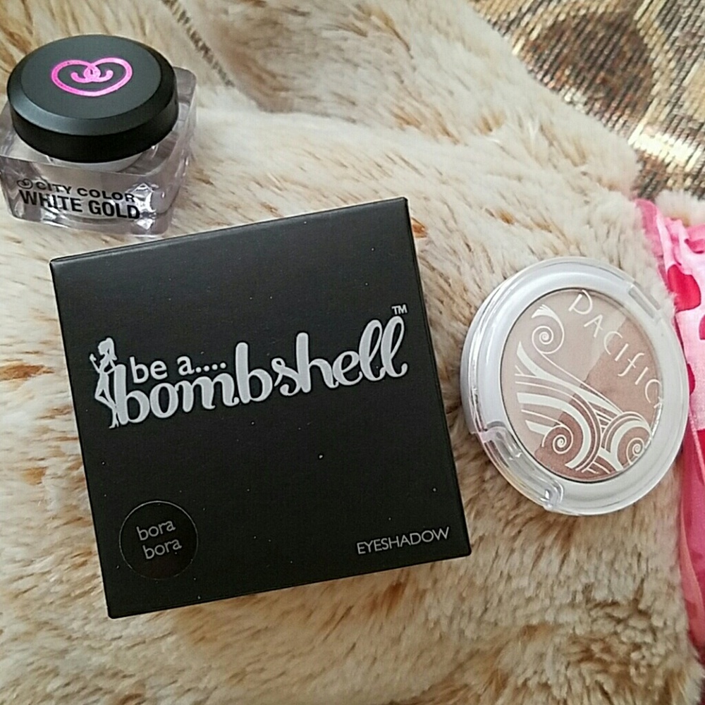 3 eye shadow's Bundle