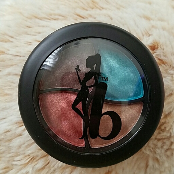 3 eye shadow's Bundle - Picture 2 of 3
