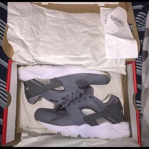 Hurraches. Gray & White. 7youth/8womens