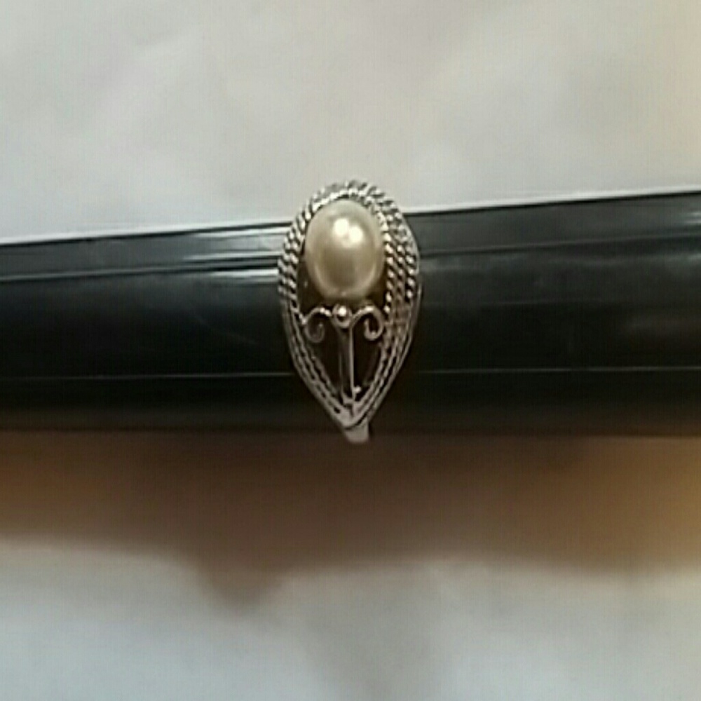 925 Sterling Silver pearl ring