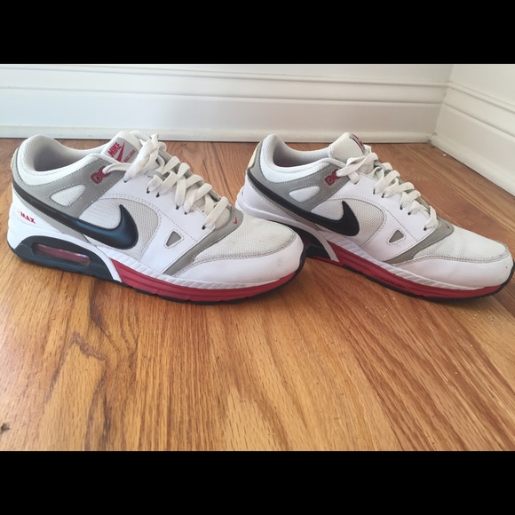 White mens Nike shoes! - Picture 2 of 4