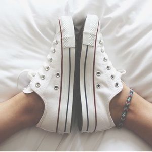 BRAND NEW CONVERSE