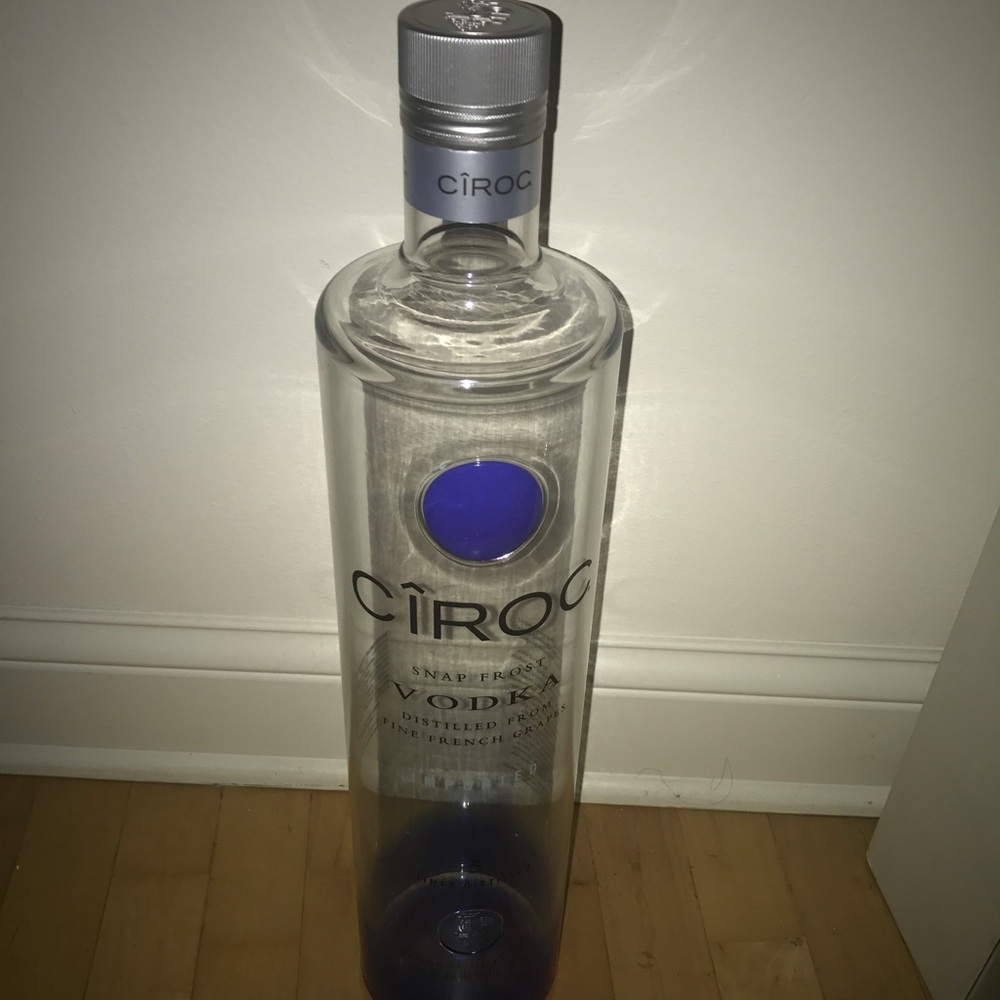Glass bottle