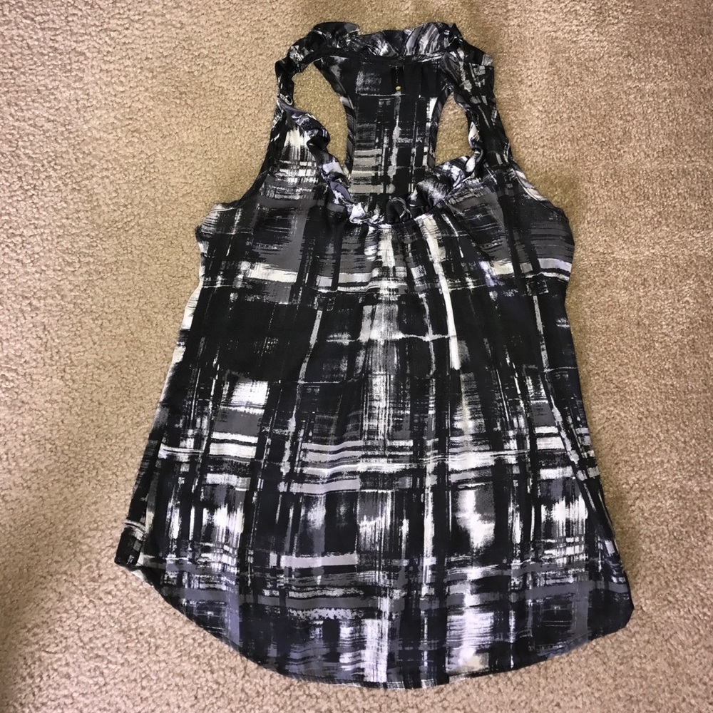 Razor back black grey white blouse