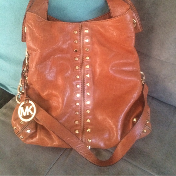 Michael Kors Handbags - MOTHERS DAY SALE! MICHAEL KORS shoulder bag