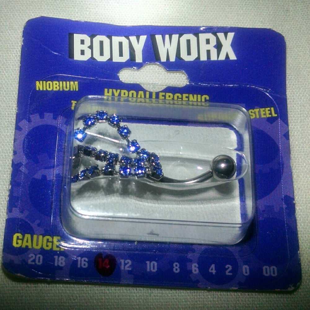 Beautiful silvertone blue stones belly button ring
