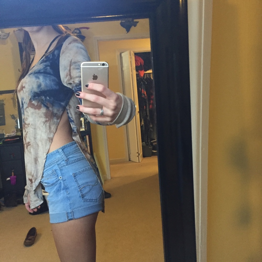 cutout long sleeve