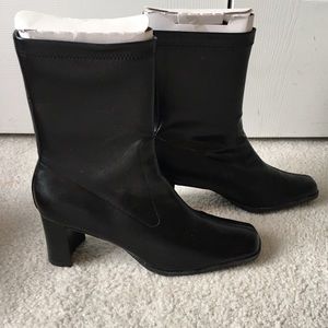 Black Aerosoles Heeled Short Boots