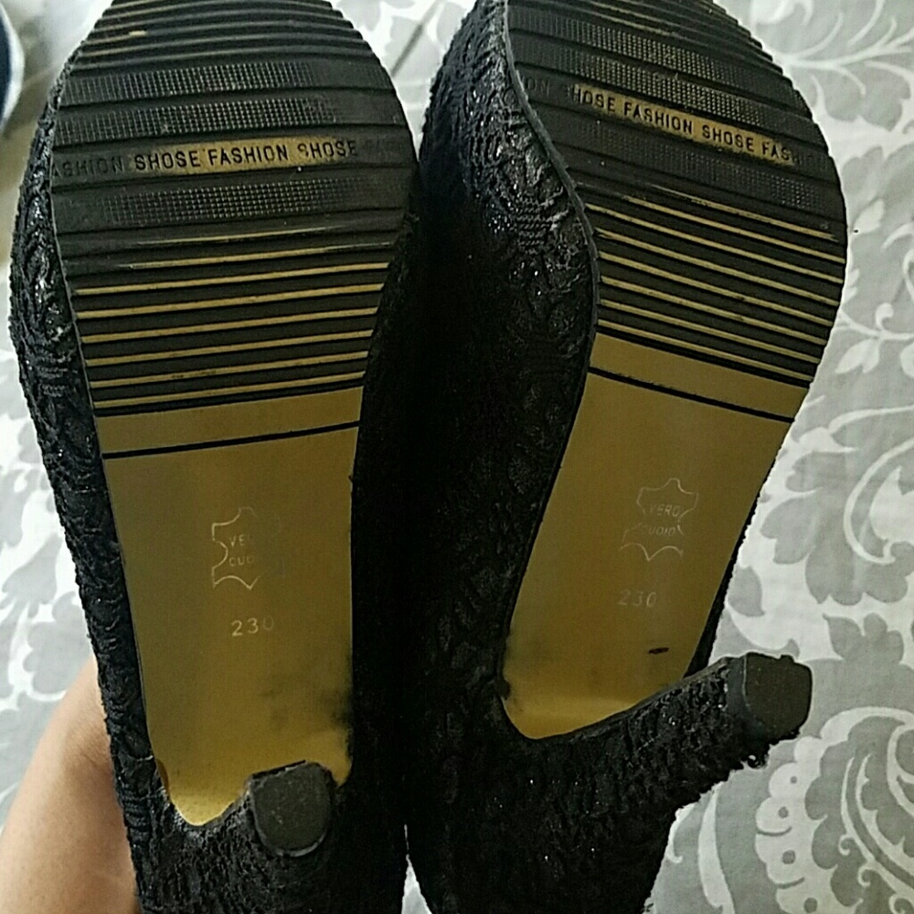 heels - Picture 2 of 3