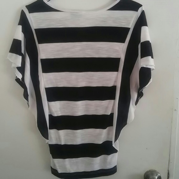 Top - Picture 2 of 2