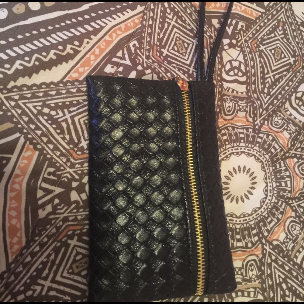 Wristlet wallet