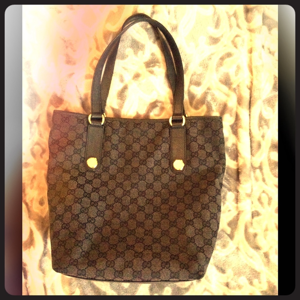 Loved authentic charcoal and black Gucci bag