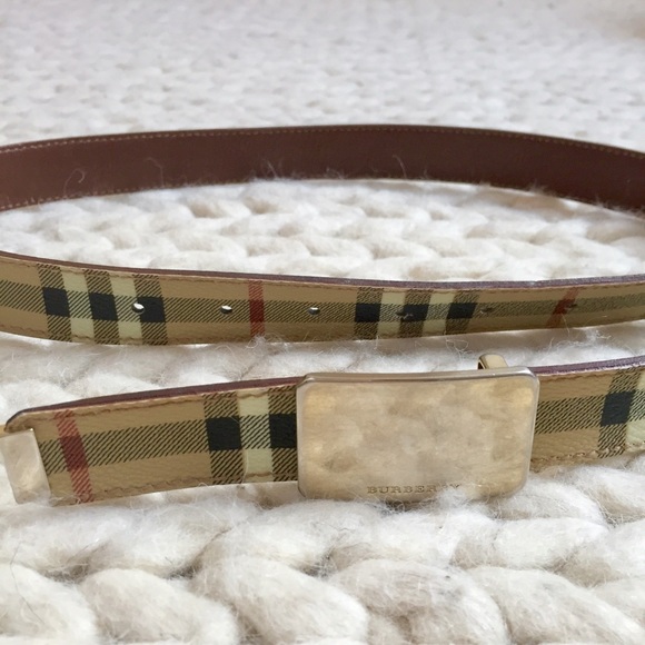 Burberry Accessories - Burberry authentic belt, leather classic check