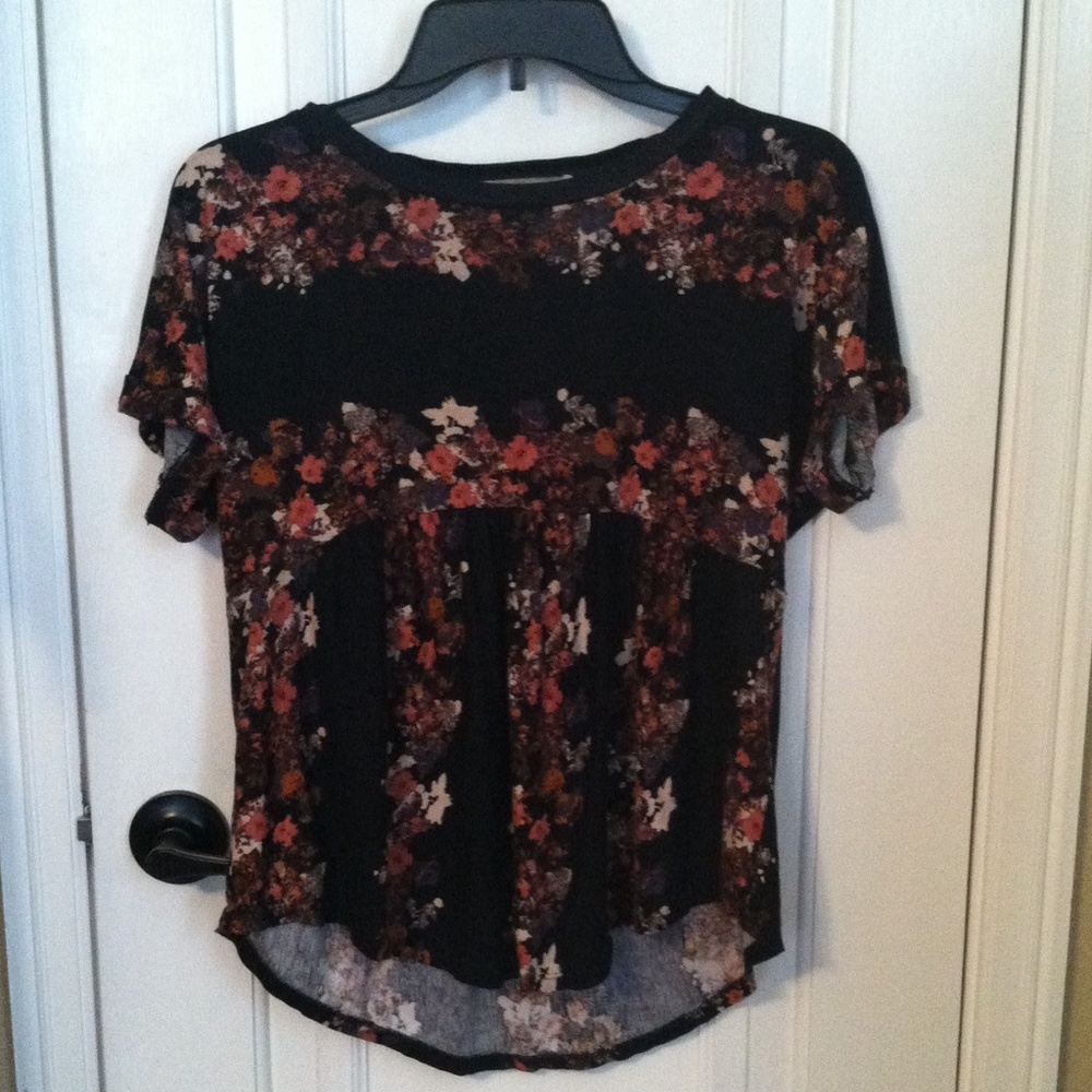🚫TRADED 🚫Cute floral forever 21 high low top