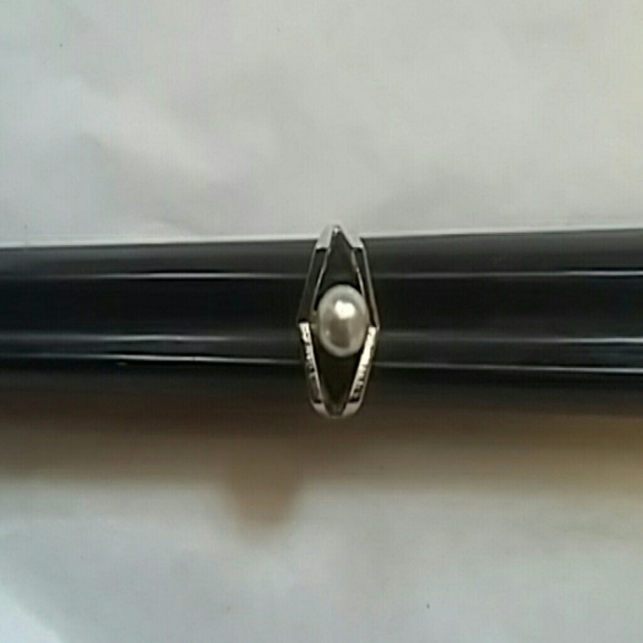 Sterling silver fresh water pearl ring - Picture 1 of 6