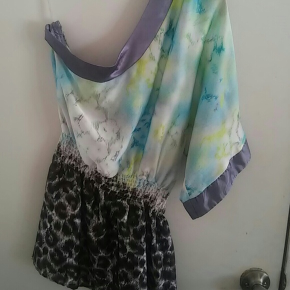 Top - Picture 3 of 3