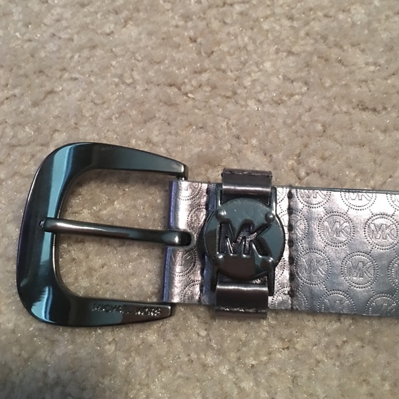 Michael Kors belt - Picture 2 of 4