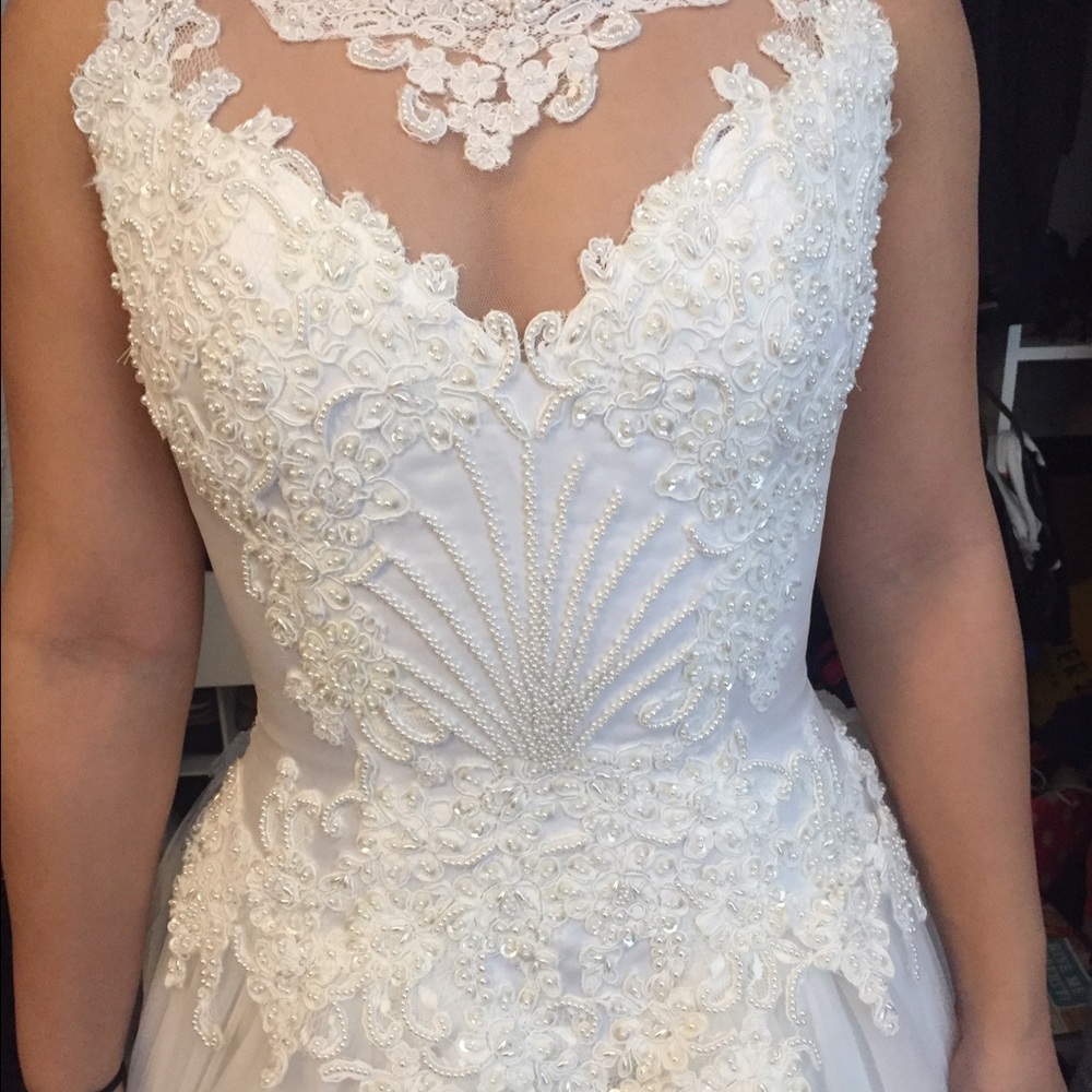 ✨WEDDING DRESS. PLEASE MAKE ANY OFFER✨