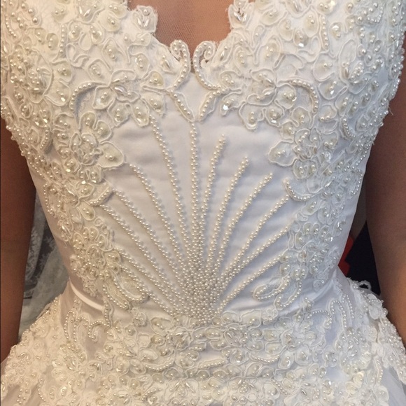 ✨WEDDING DRESS. PLEASE MAKE ANY OFFER✨ - Picture 3 of 8