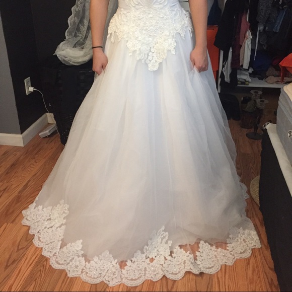 ✨WEDDING DRESS. PLEASE MAKE ANY OFFER✨ - Picture 5 of 8