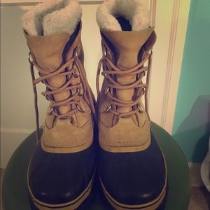 Must go! SORREL BOOTS!