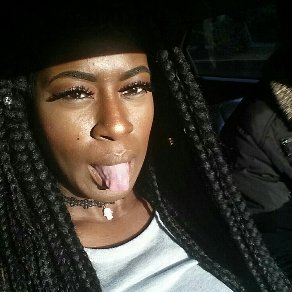 Meet your Posher, Shaqueeia