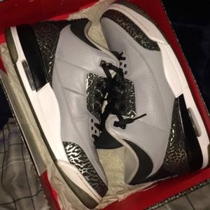 Jordan 3 wolf grey with Jordan card