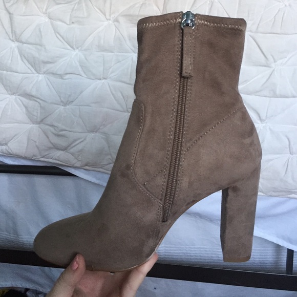 Steve Madden Taupe Suede Booties- like new - Picture 3 of 4