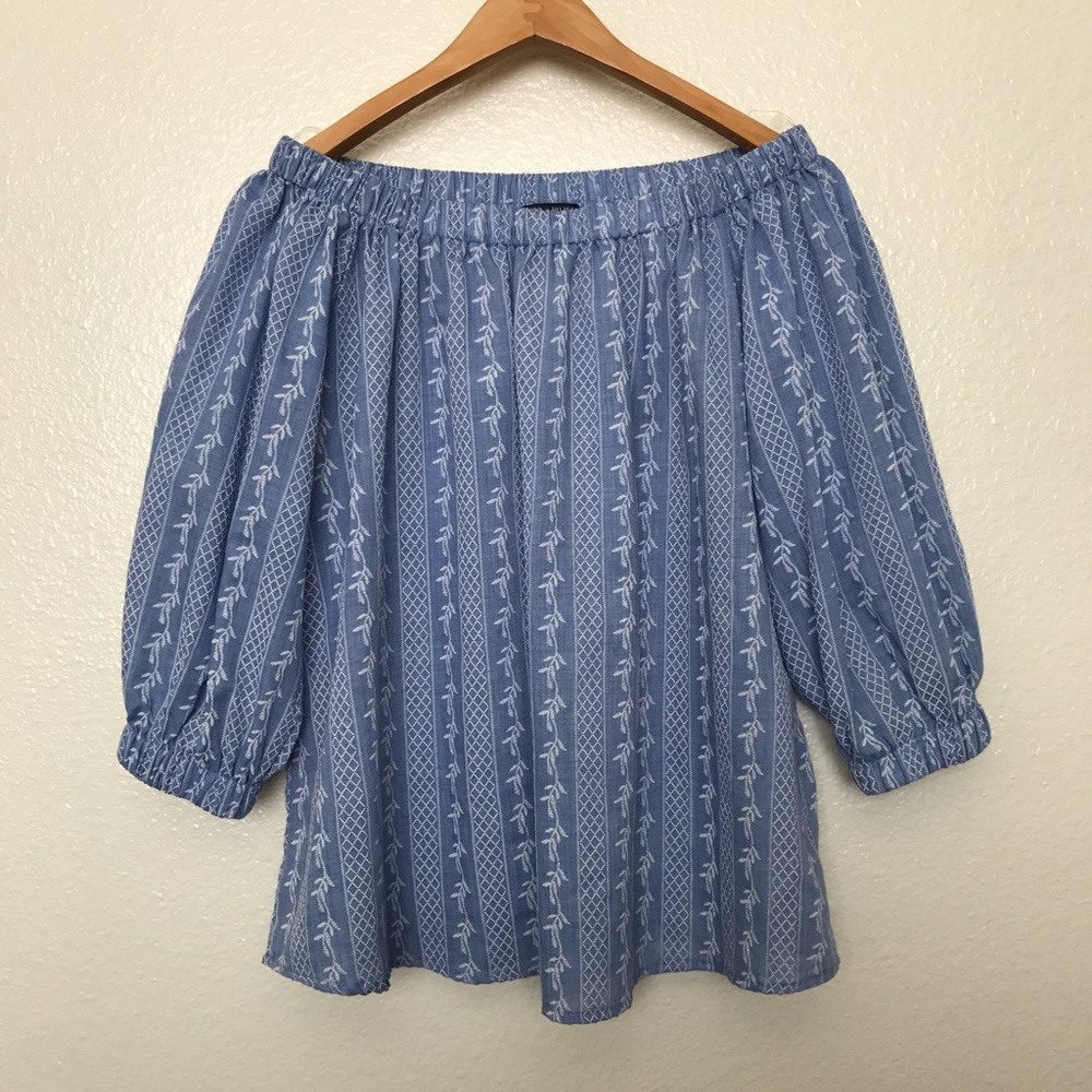 Romeo + Juliet Couture Off the Shoulder Top