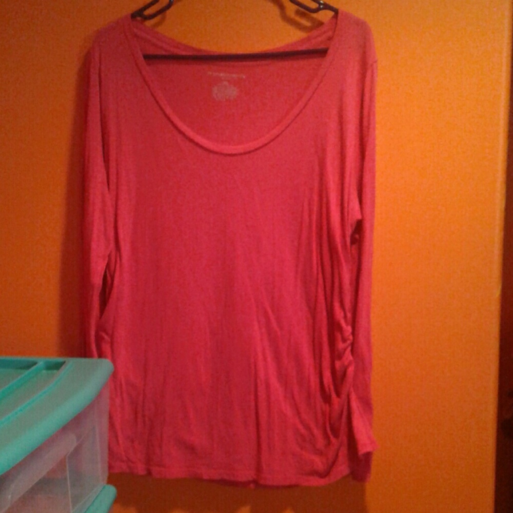 Liz Lange maternity long sleeved shirt