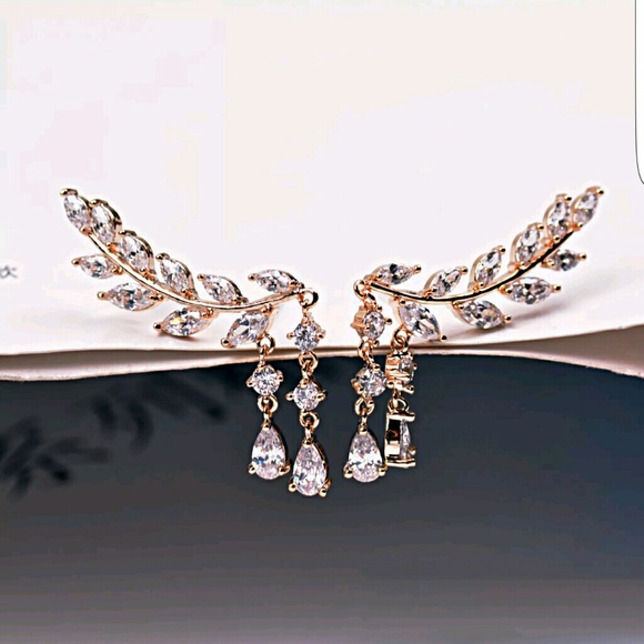 ♥Gorgeous Crystal Dangle Ear Climbers♥ - Picture 4 of 6