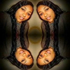 Meet your Posher, Alicia yjna